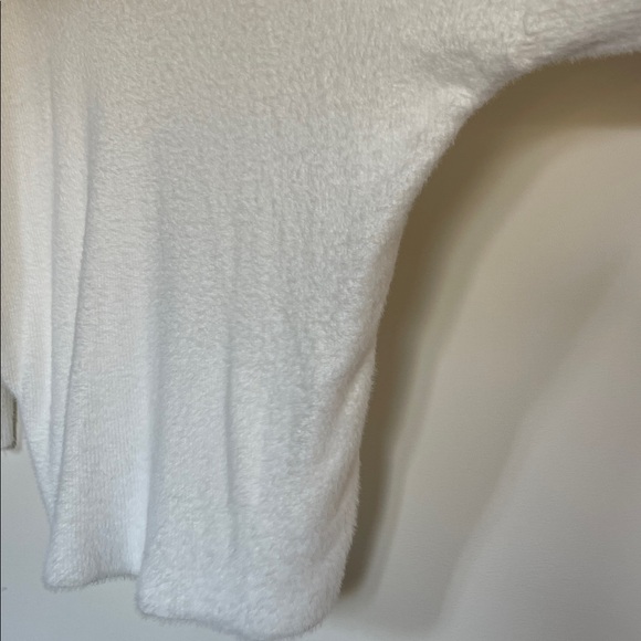 M MADE IN ITALY | Cream Fuzzy Batwing V-Neck Sweater | XL | NWT - Picture 10 of 17